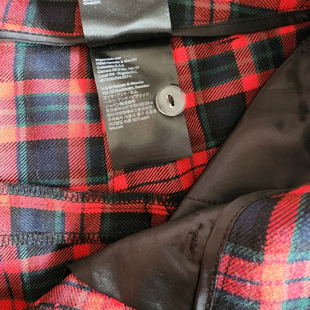H&M L.O.G.G. Black, Red, & Green Plaid Pants - Picture 9 of 9